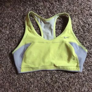 Women’s Nike dri-fit sports bra
